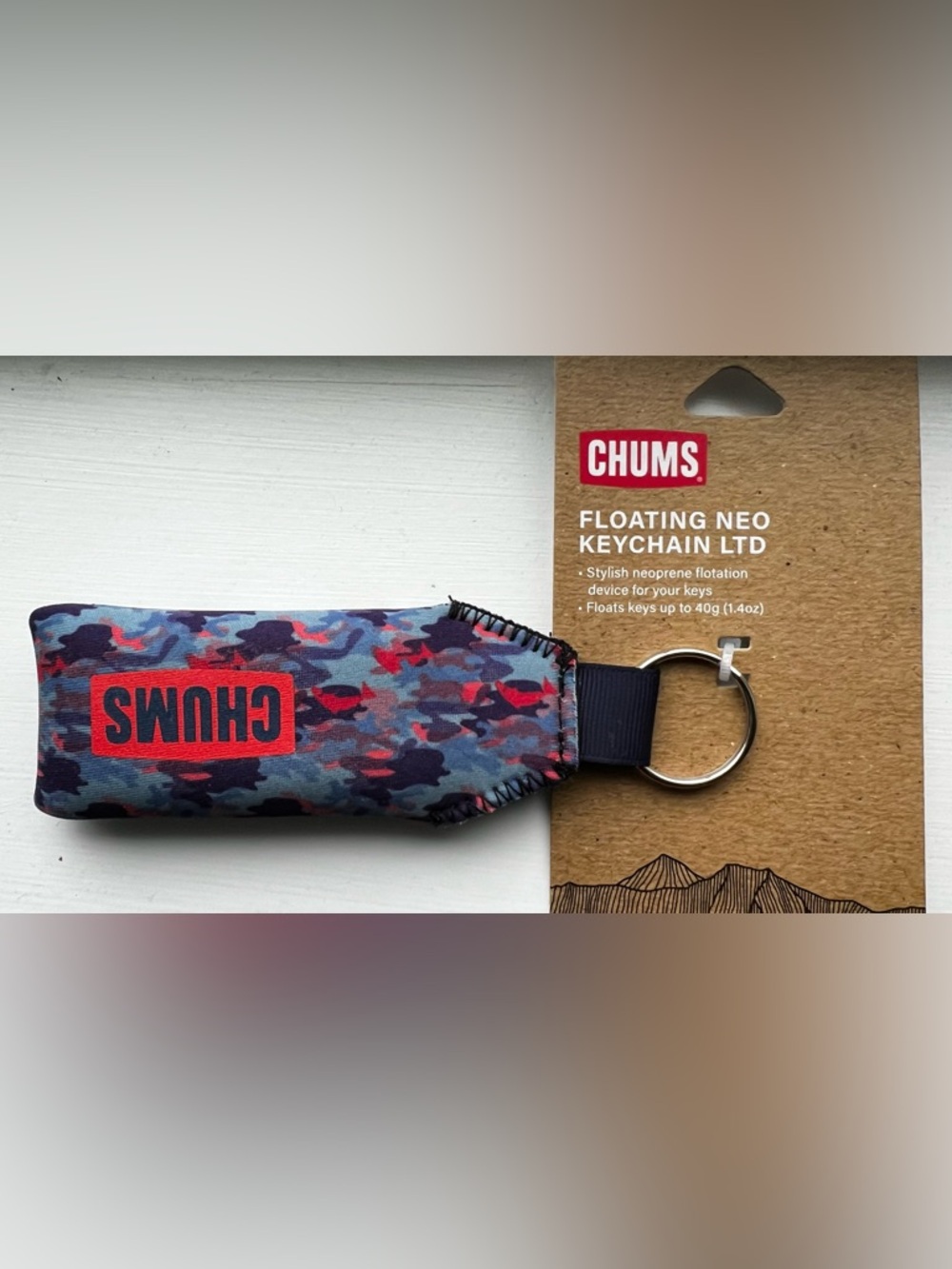 CHUMS Floating Neo Keychain LTD – Blue & Purple Camouflage - Picture 3 of 3